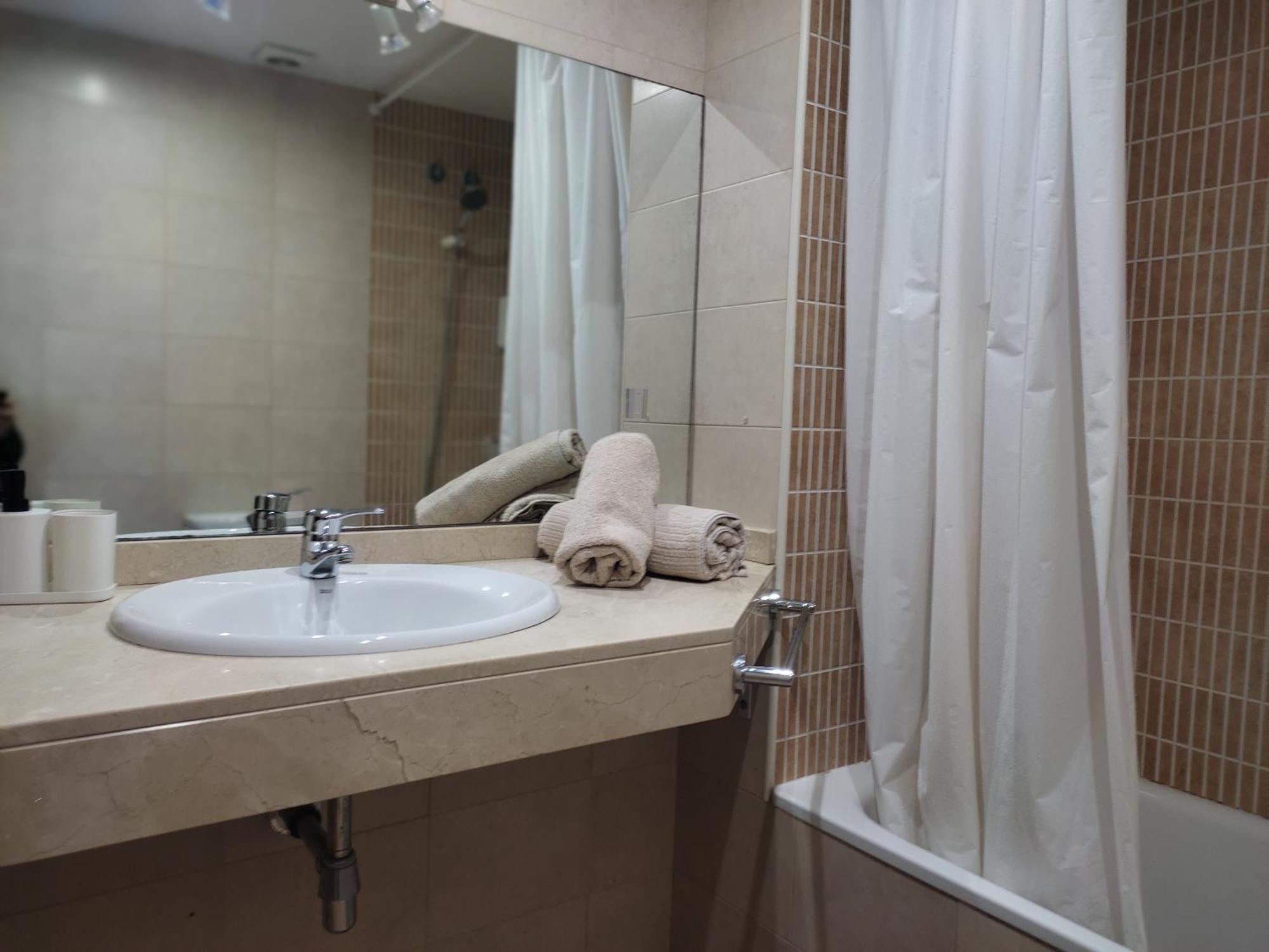 Ap4Us B1 - Apartment For Us - Sightseeing & Beach Near To Barcelona Бадалона Екстериор снимка